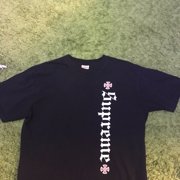 supreme independent old english tee